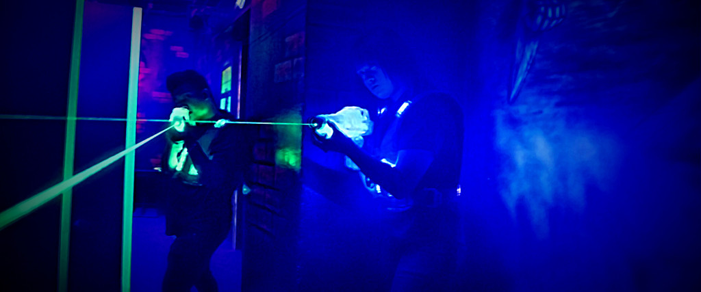 LASER TAG TEAM BUILDING