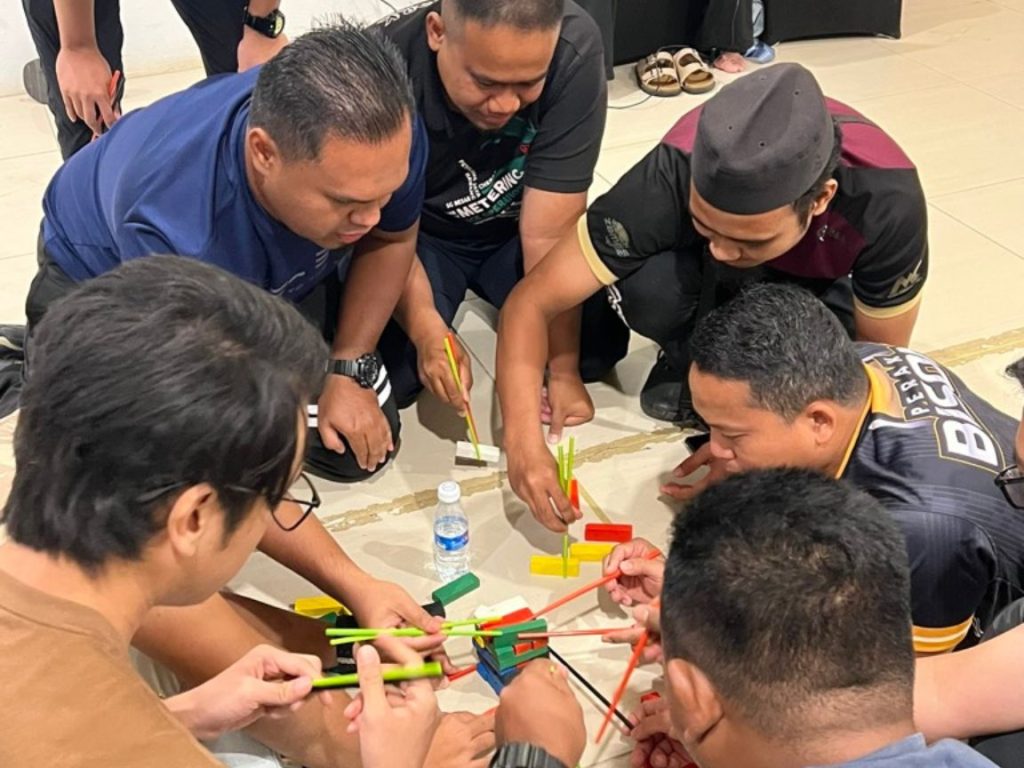 sessi indoor apabila digabungkan dengan sessi outdoor memantapkan pengalaman peserta