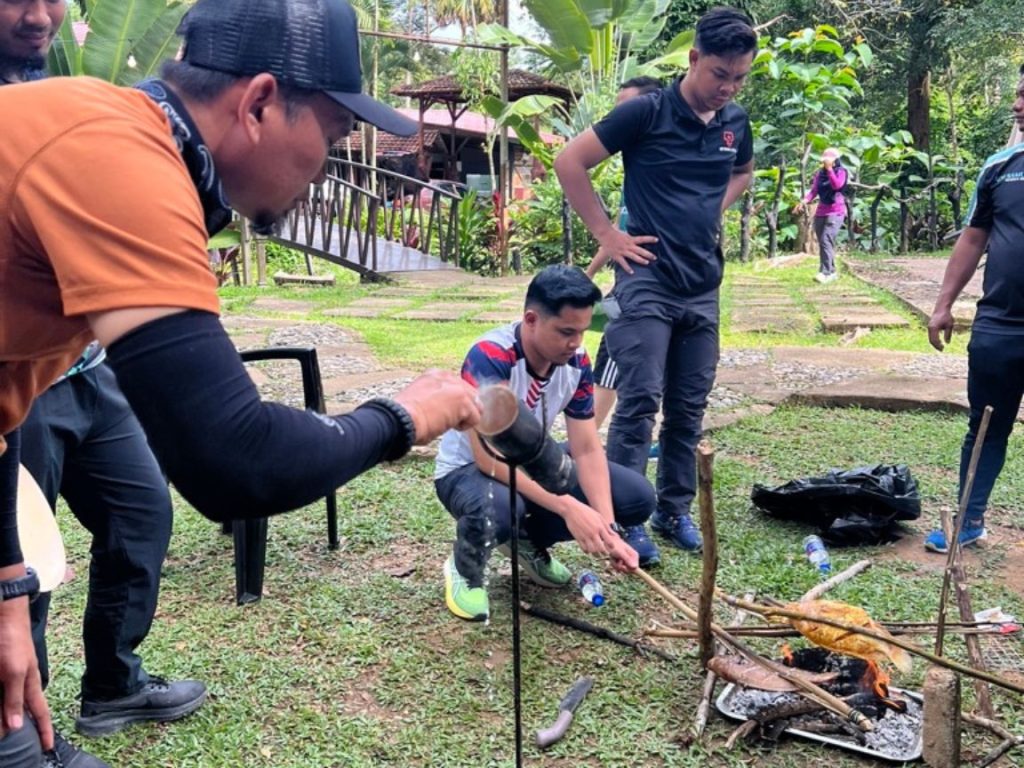 aktiviti outdoor yang mengajar teknik survival 